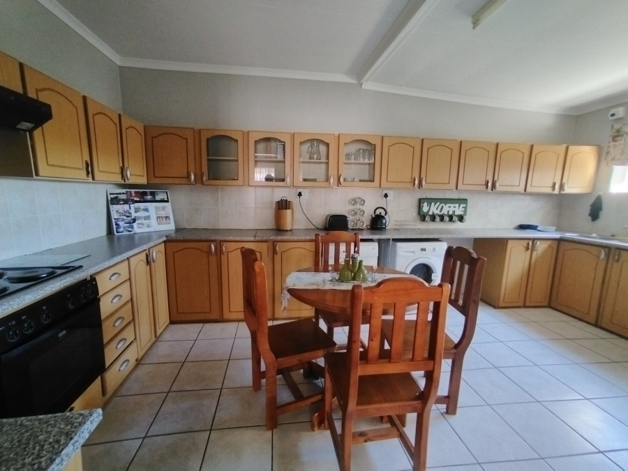 10 Bedroom Property for Sale in Warrenton Northern Cape